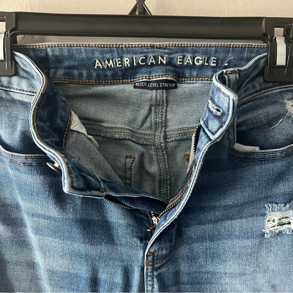 American Eagle Distressed Super High Rise Jeggings Size 4 - Picture 3 of 8